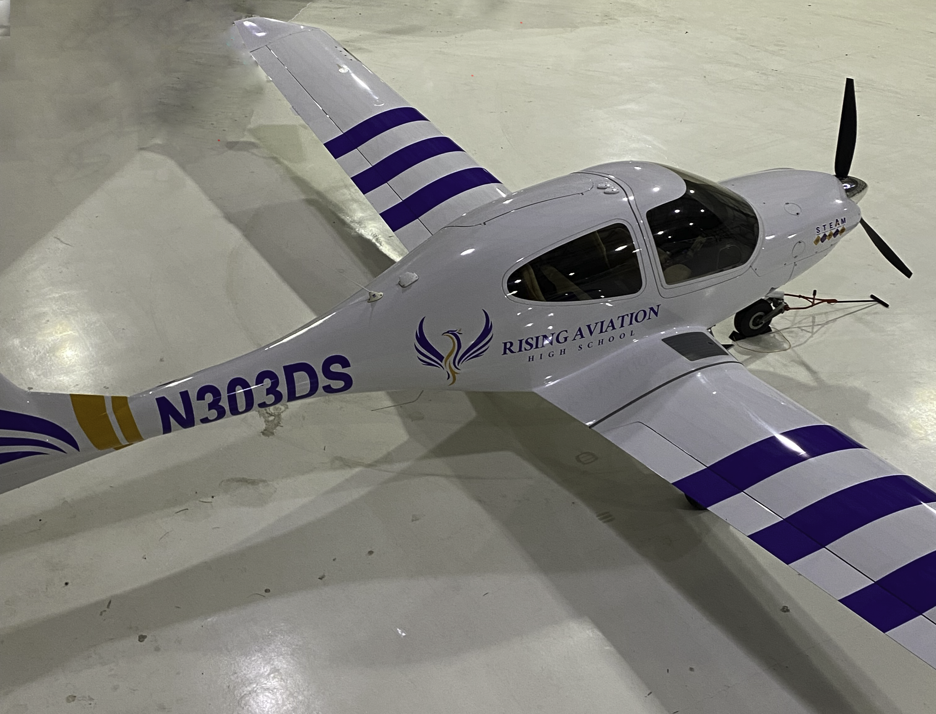 B0C26AD6-6E74-4FE6-8065-6FF7F06CF36D Diamond DA40, one of the Rising Fleet airplanes for pilot training