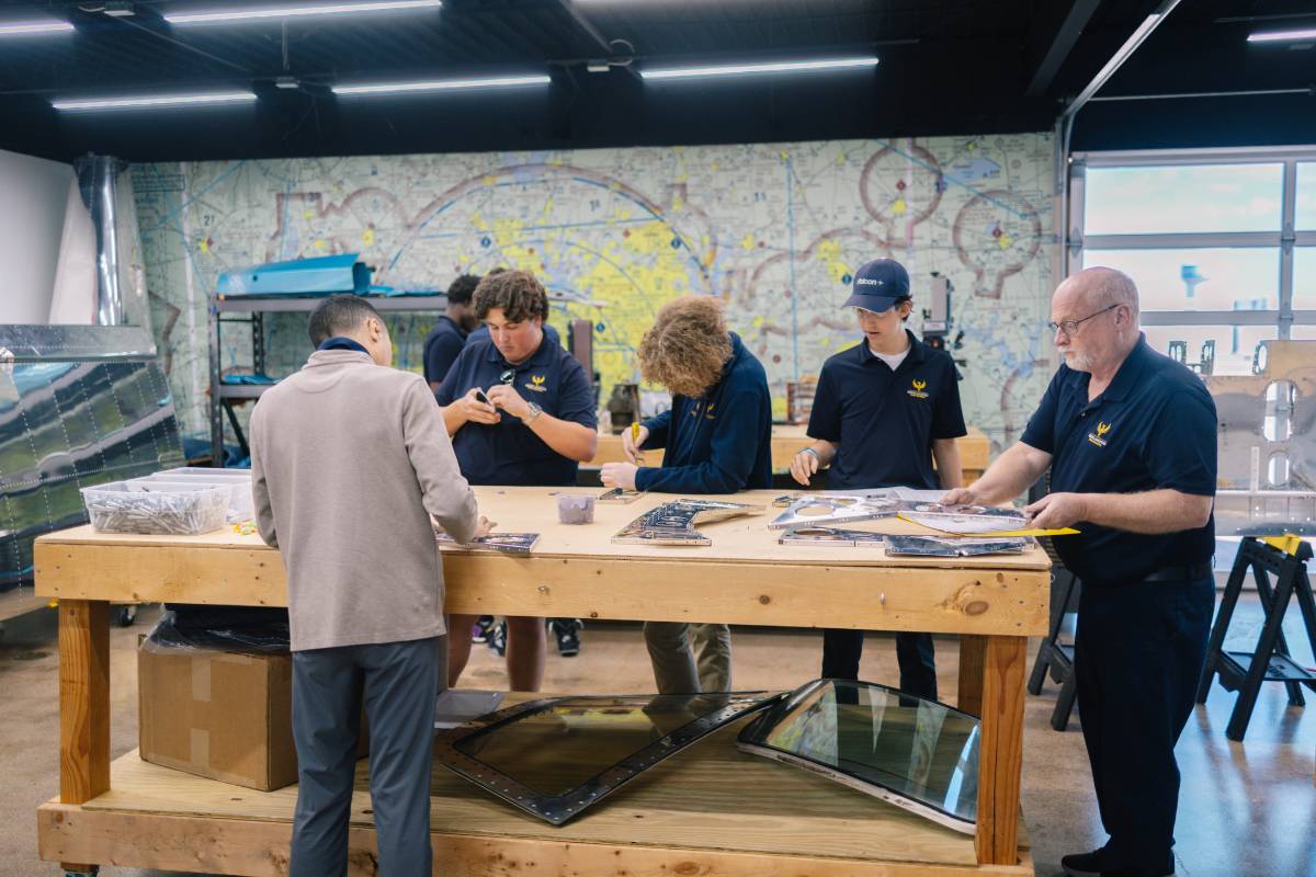 Rising Aviation Students building a Vans RV12